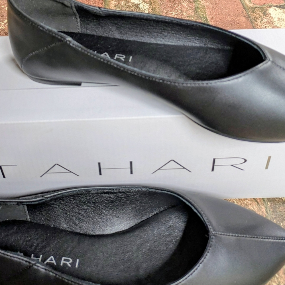 Tahari Women's Elegant Black Loafers